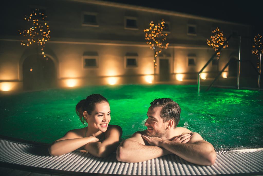 Vladislav Hotel Zamek Valec المظهر الخارجي الصورة