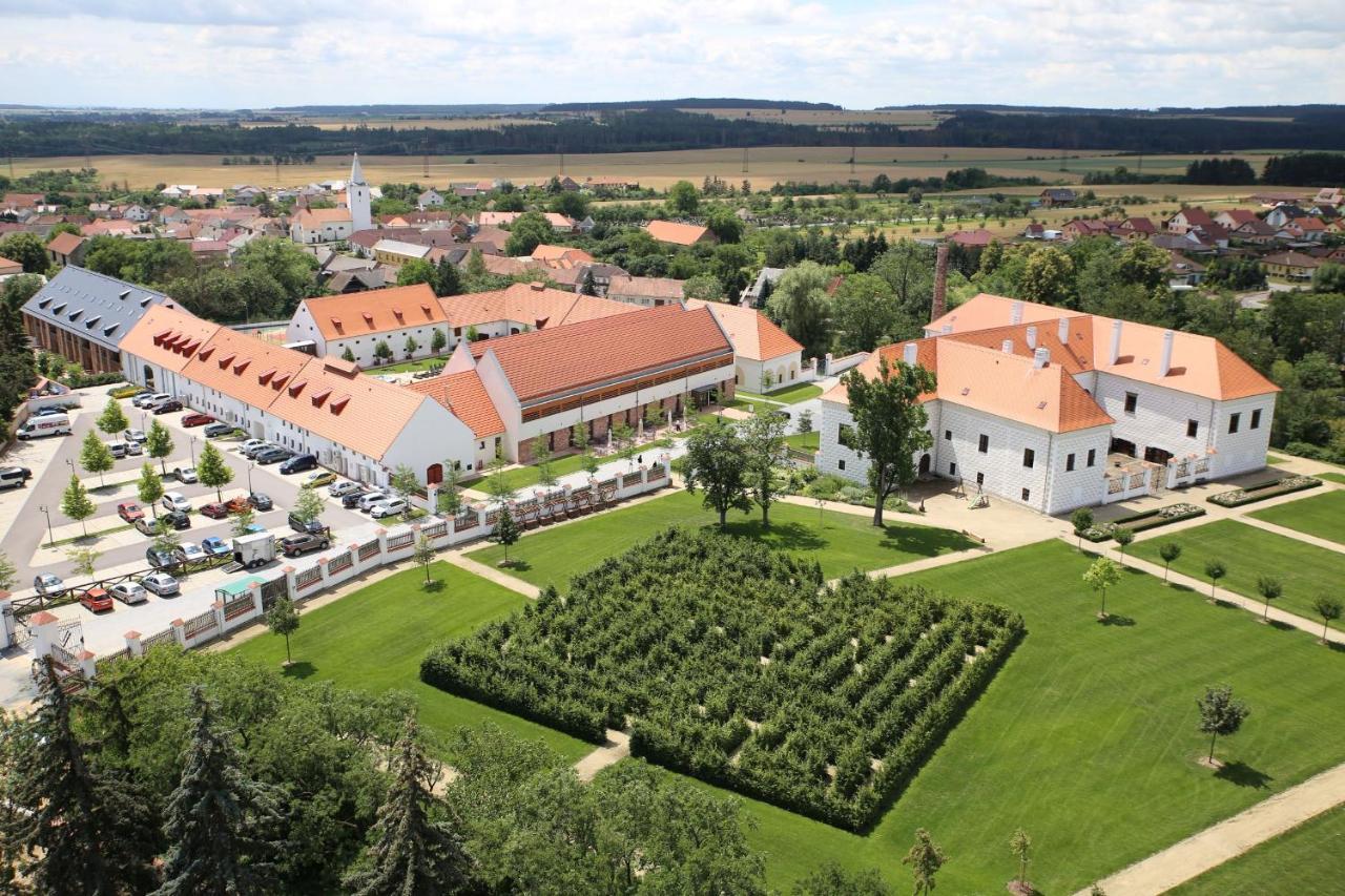 Vladislav Hotel Zamek Valec المظهر الخارجي الصورة