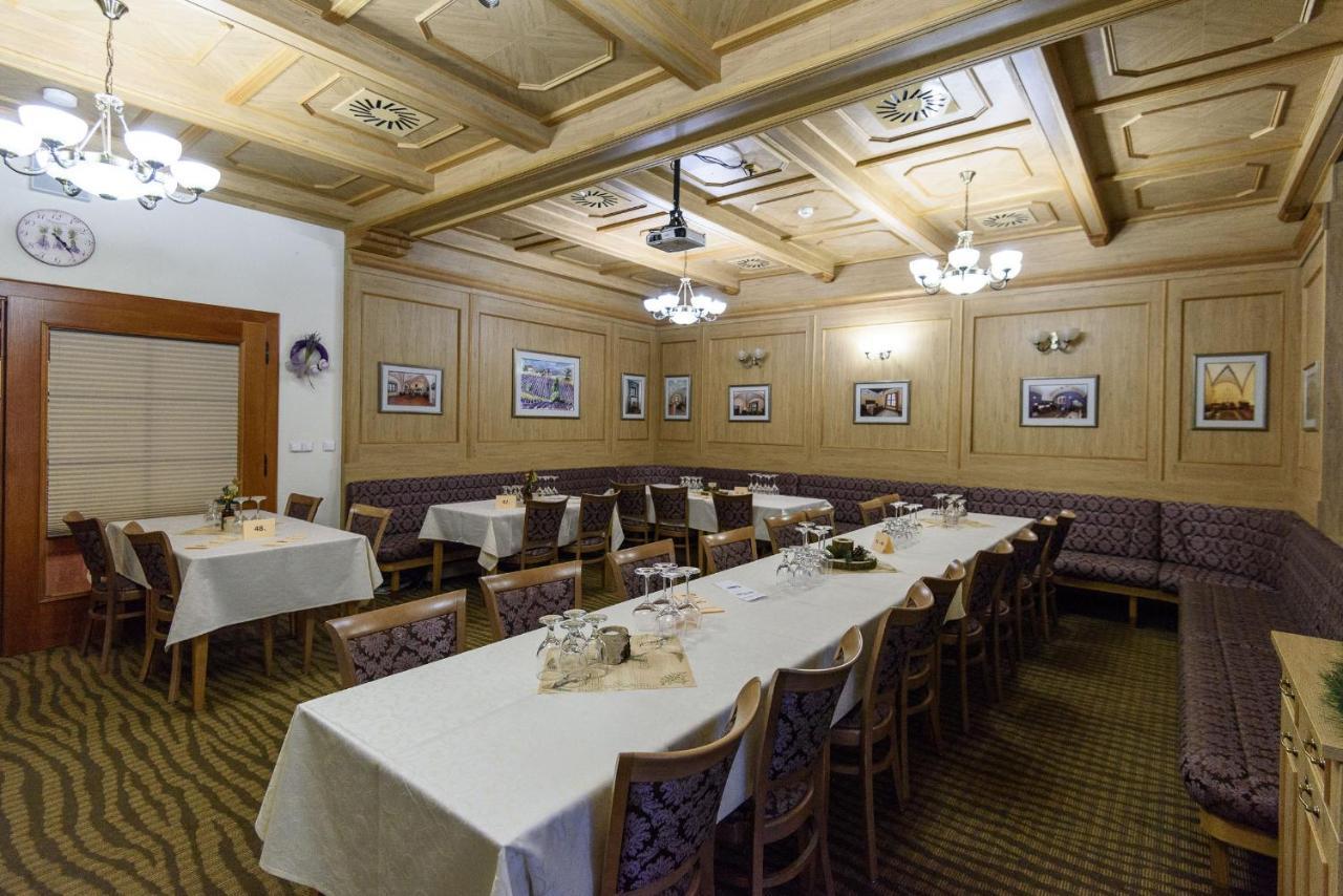 Vladislav Hotel Zamek Valec المظهر الخارجي الصورة
